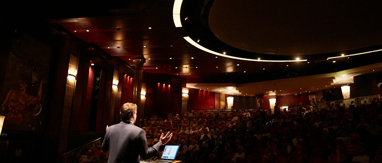 Inspirierende Vorträge im Theater