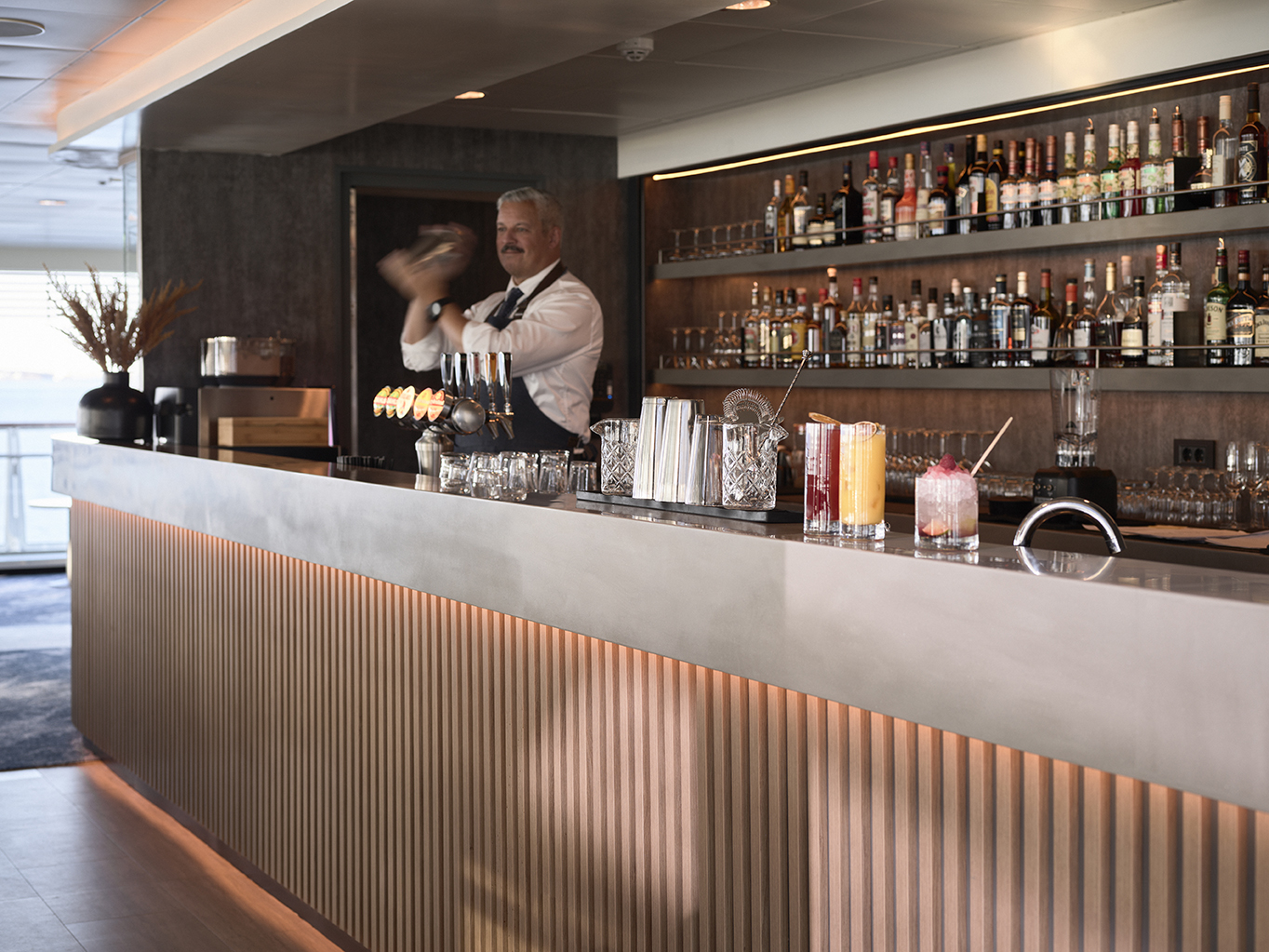 Genießen Sie einen Drink an der Bar