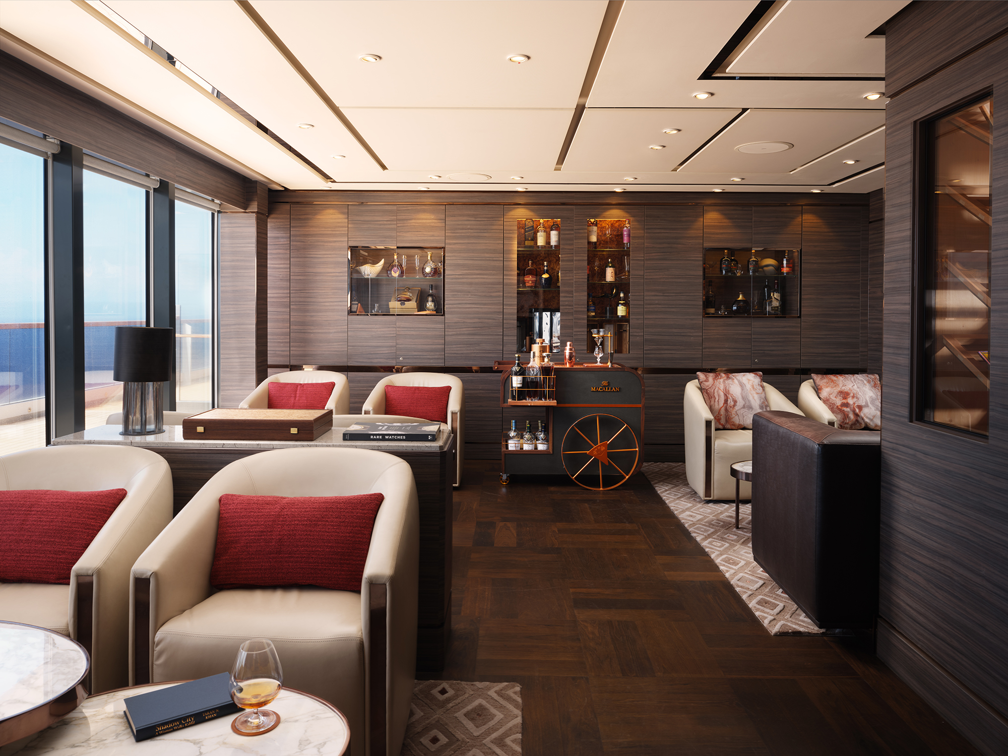 Lassen Sie den Tag im The Humidor bei einem erstklassigen Cognac in intimer Lounge-Atmosphäre ausklingen