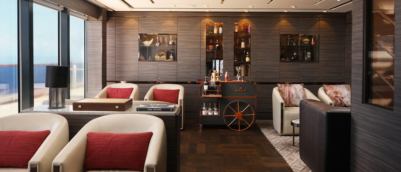 Lassen Sie den Tag im The Humidor bei einem erstklassigen Cognac in intimer Lounge-Atmosphäre ausklingen