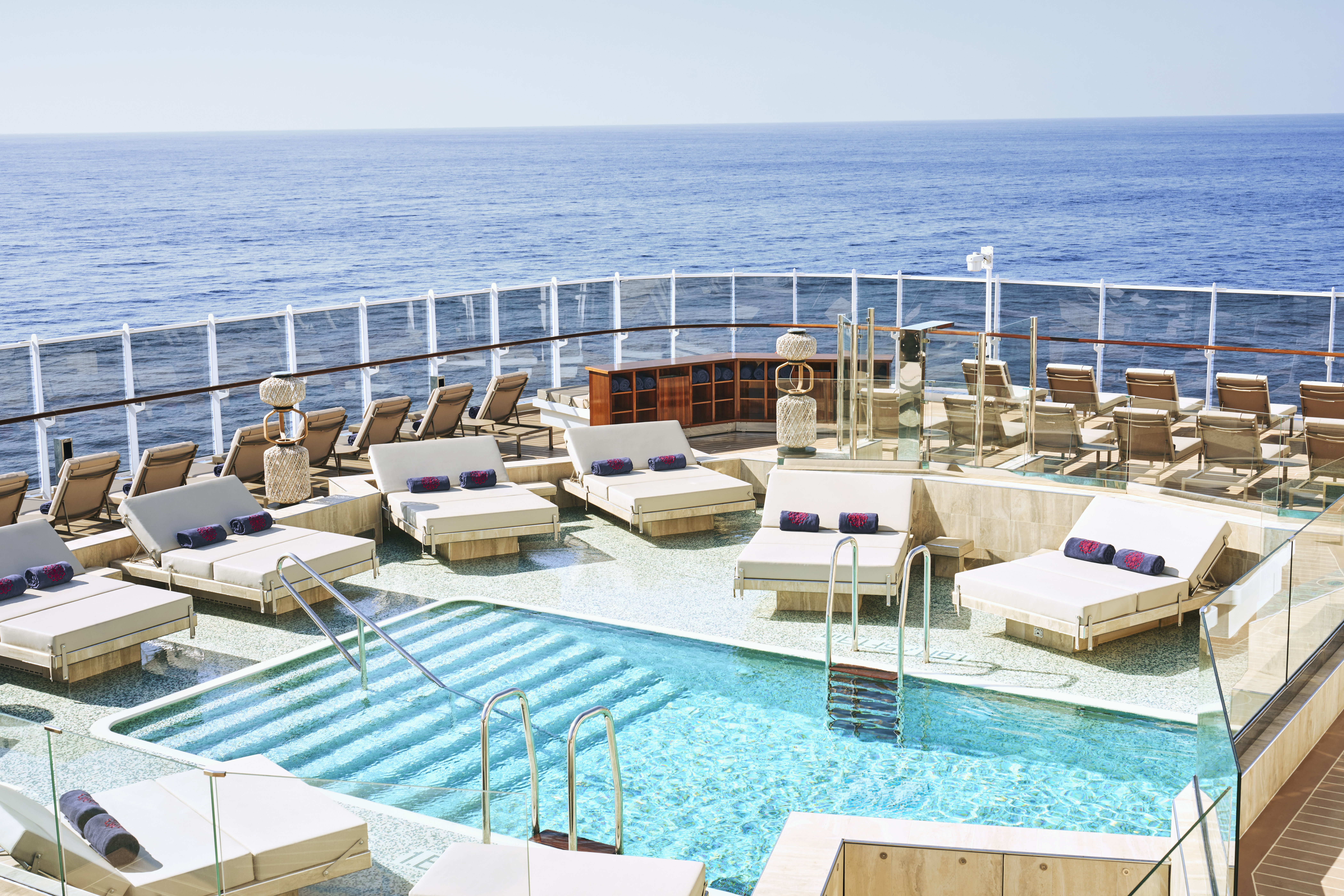 Atoll Pool & Bar – ein intimer Pool mit entspannter Atmosphäre