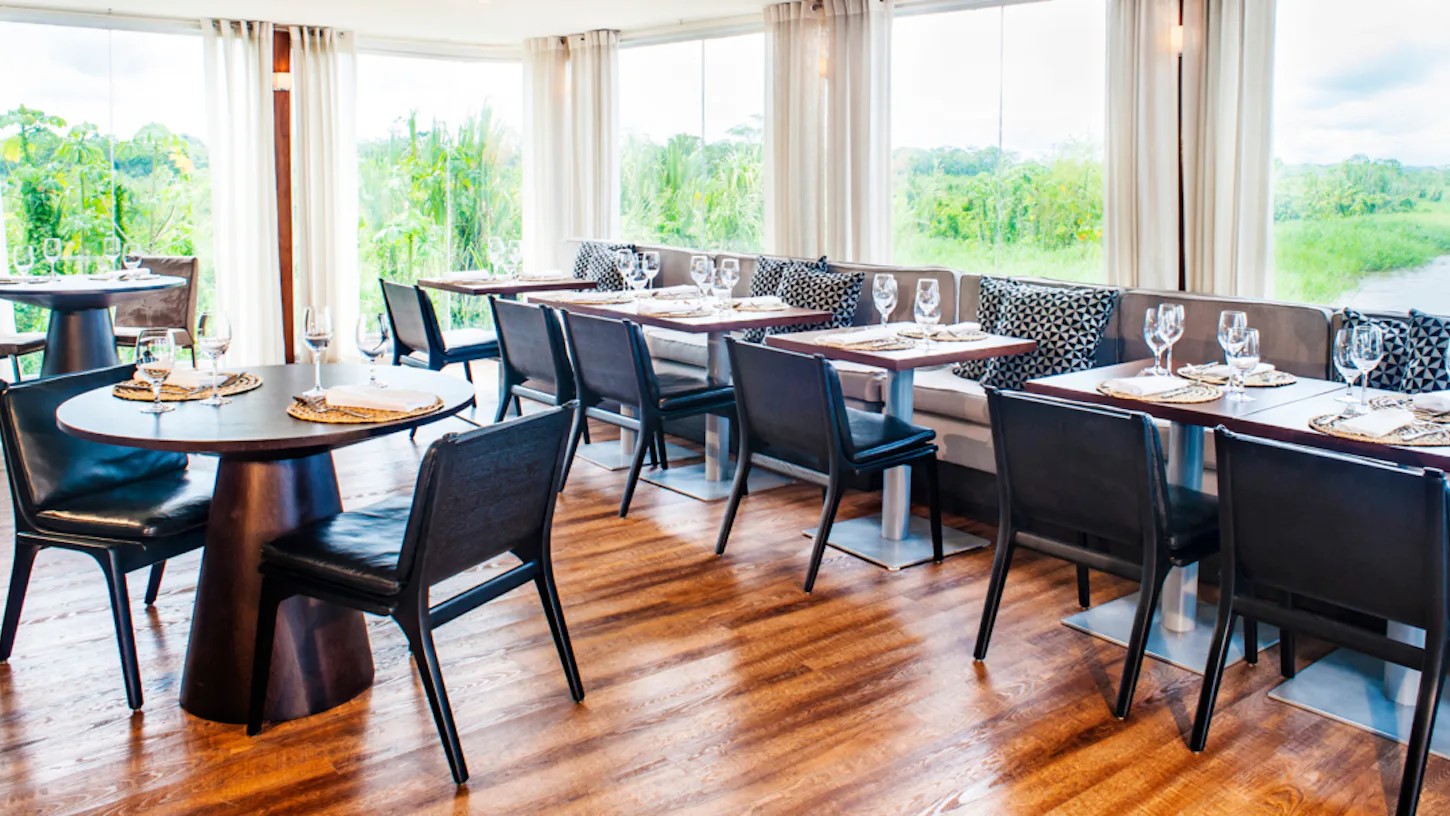Restaurant des Flusskreuzfahrtschiffes Aria Amazon