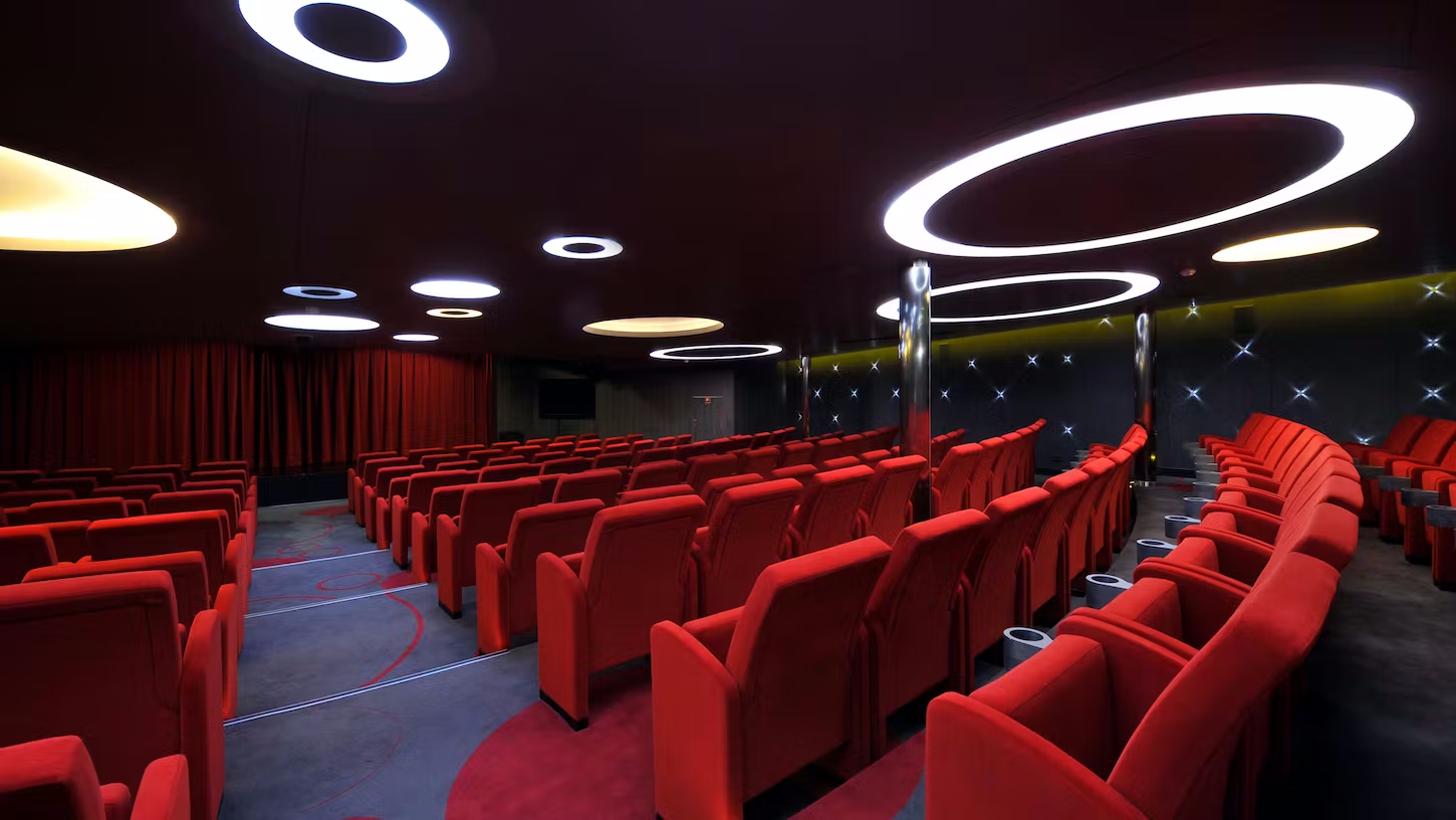 Theatersaal des Kreuzfahrtschiffes L'Austral
