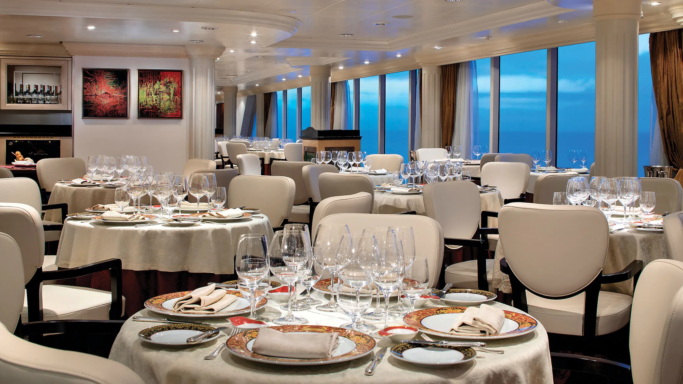 Restaurant des Kreuzfahrtschiffes Regatta