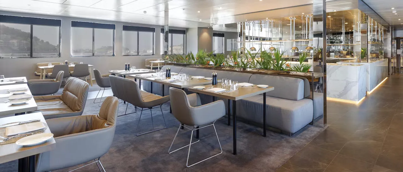 Restaurant des Kreuzfahrtschiffes Emerald Azzurra