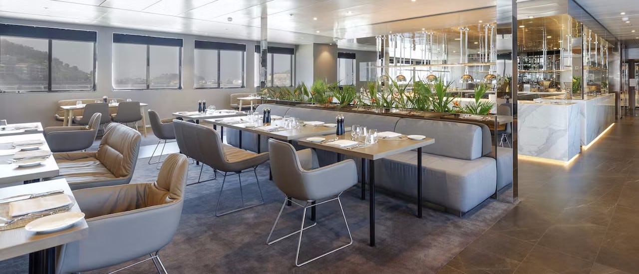 Restaurant des Kreuzfahrtschiffes Emerald Azzurra