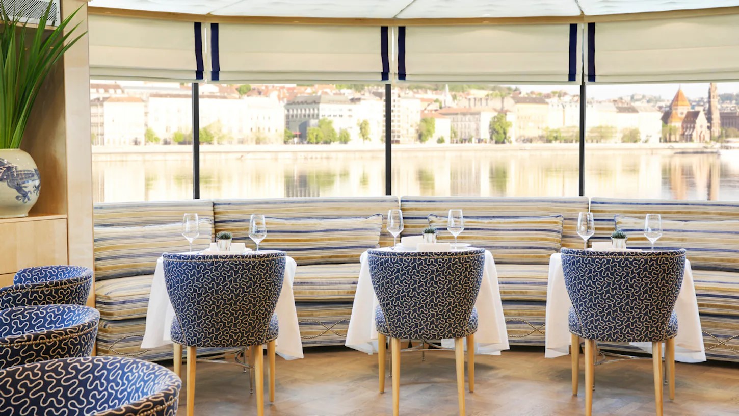 Restaurant des Kreuzfahrtschiffes S.S. Beatrice