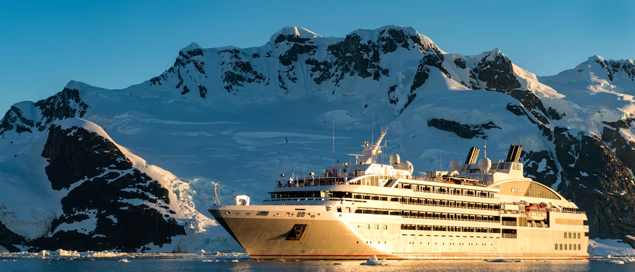Kreuzfahrtschiff Le Lyrial auf dem Meer