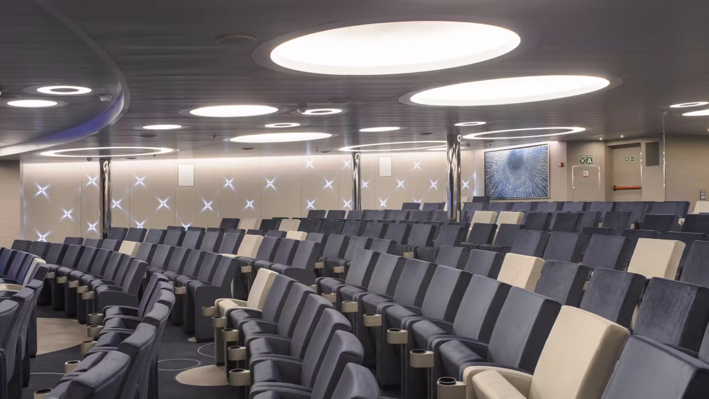 Saal des Kreuzfahrtschiffes Le Lyrial