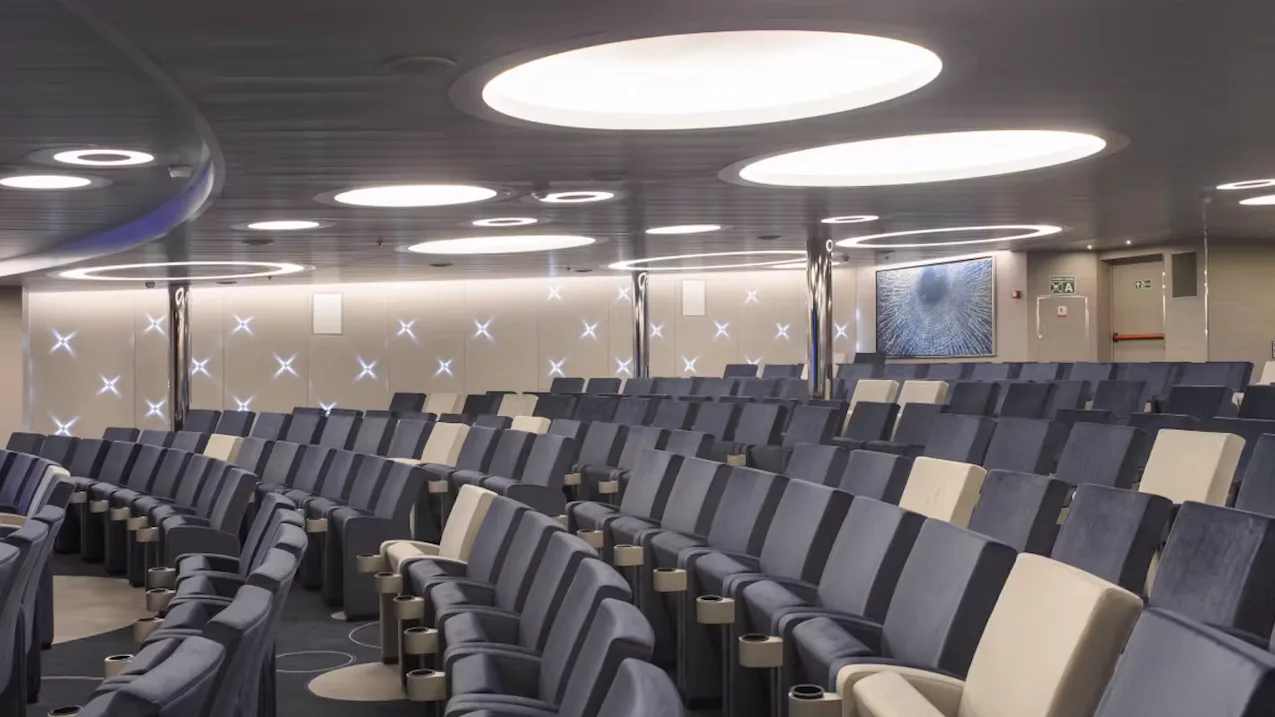 Saal des Kreuzfahrtschiffes Le Lyrial