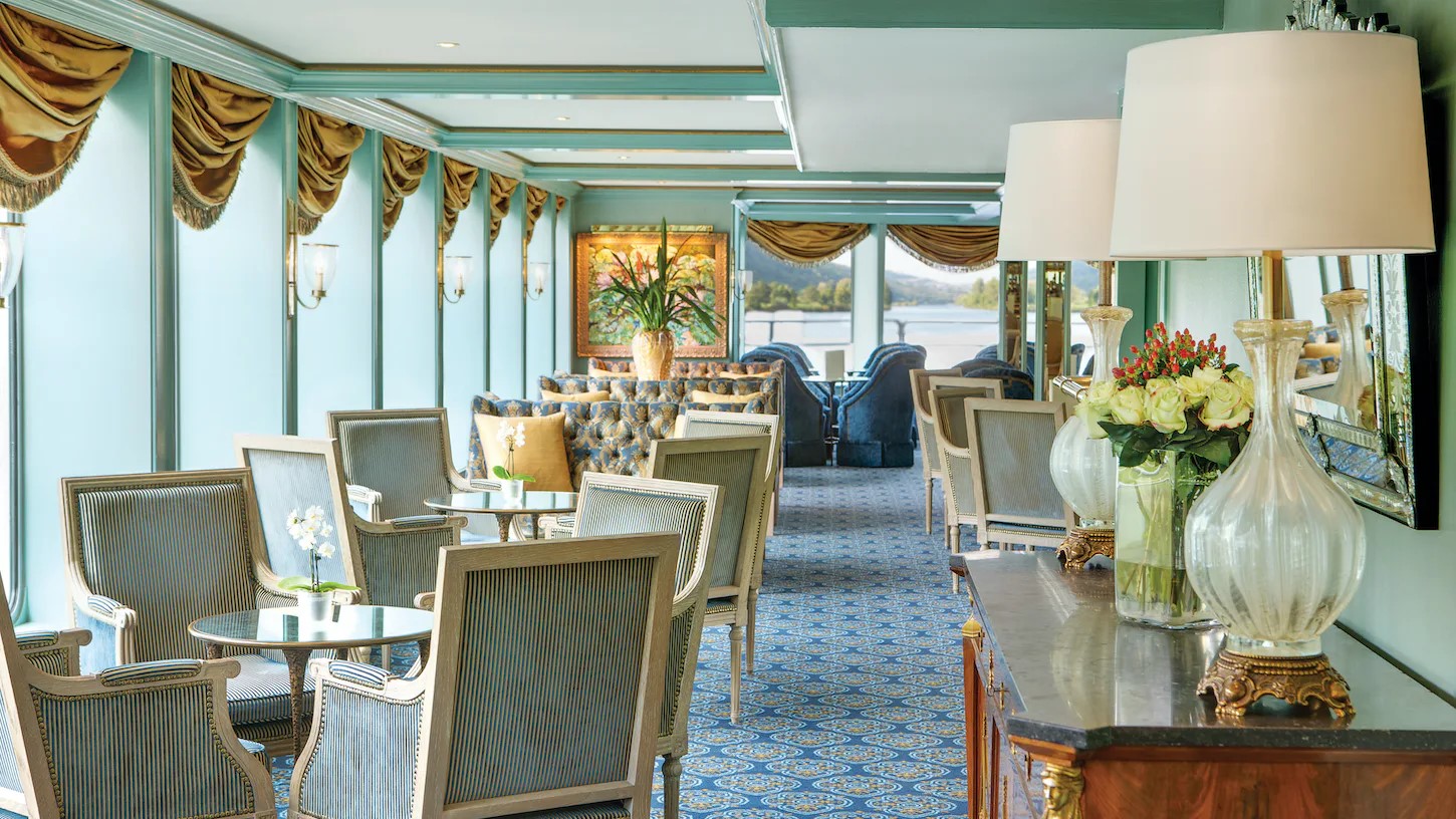 River Empress Lounge