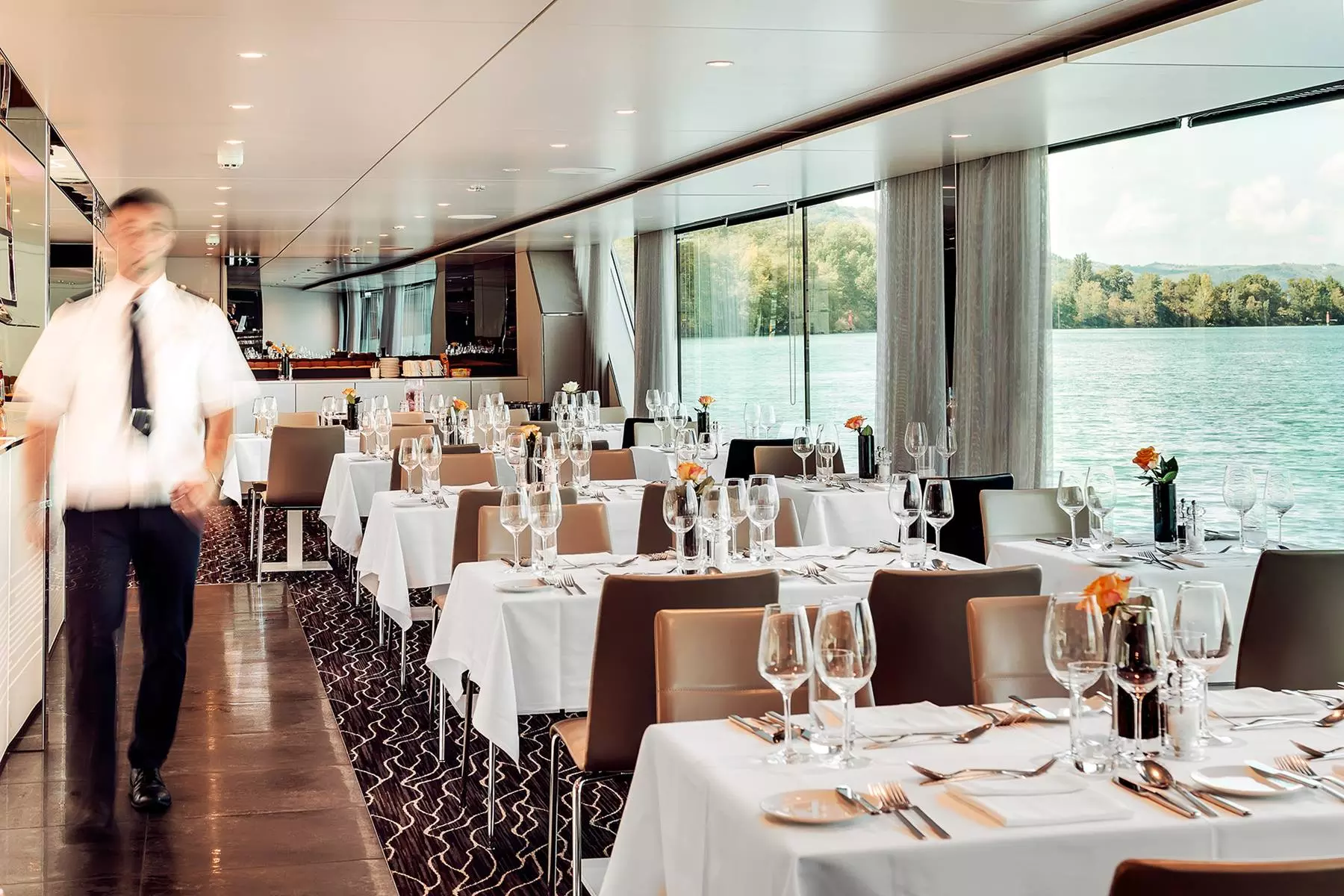Restaurant des Kreuzfahrtschiffes Emerald Liberte