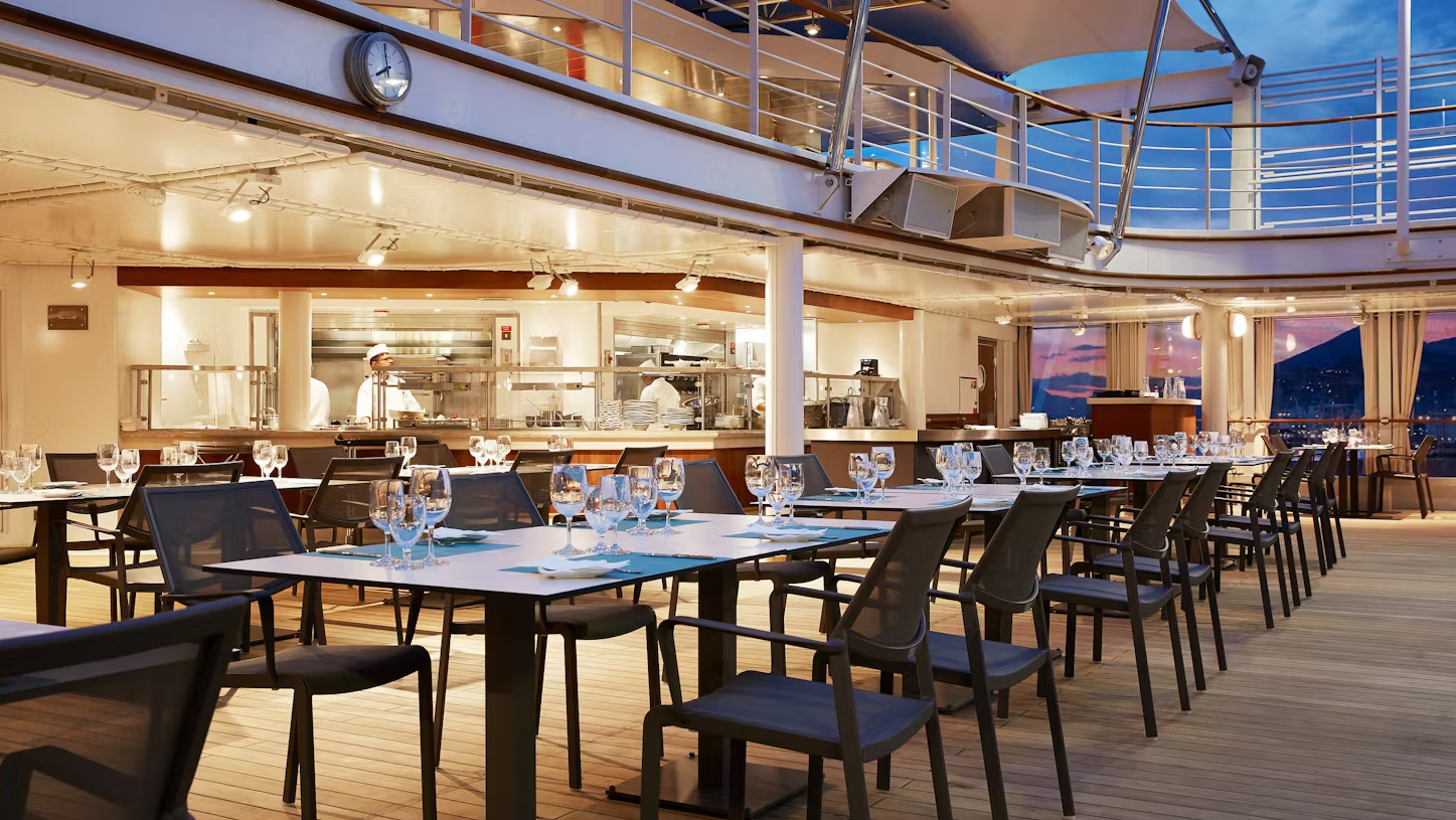 Restaurant des Kreuzfahrtschiffes Silver Moon