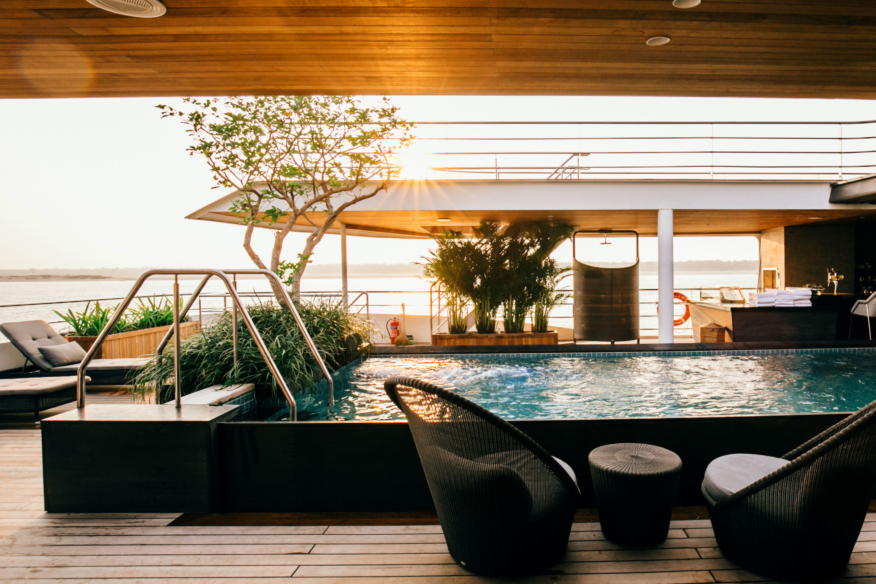 Pooldeck des Kreuzfahrtschiffes Scenic Spirit