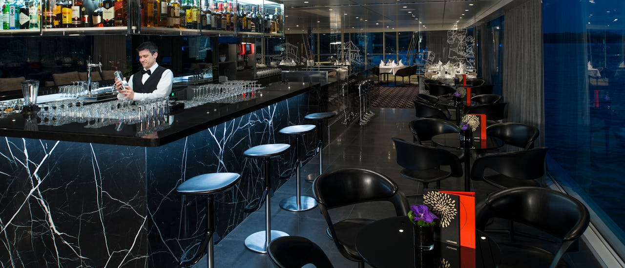 Bar des Kreuzfahrtschiffes Scenic Opal