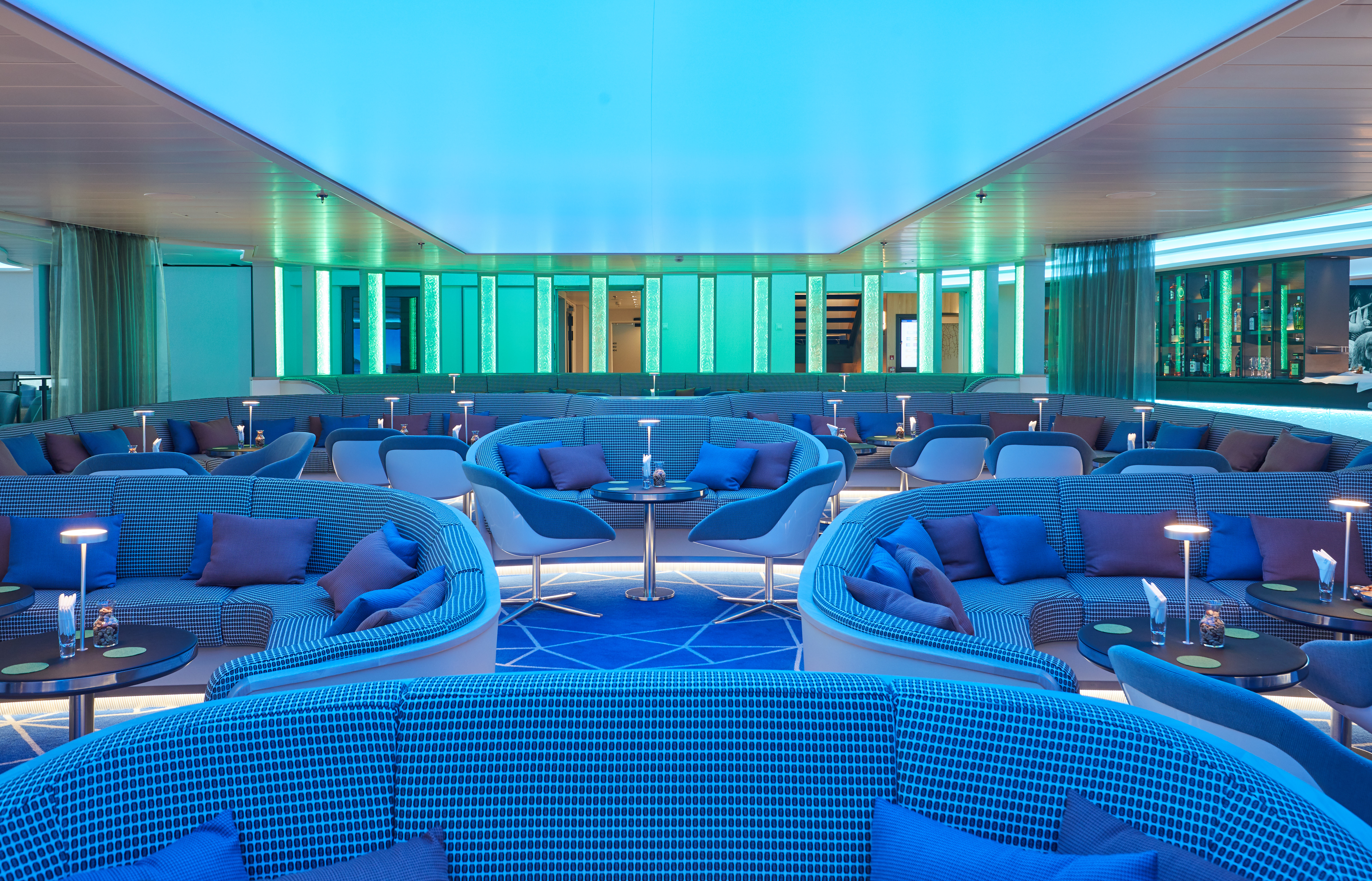 Lounge des Kreuzfahrtschiffes Hanseatic inspiration