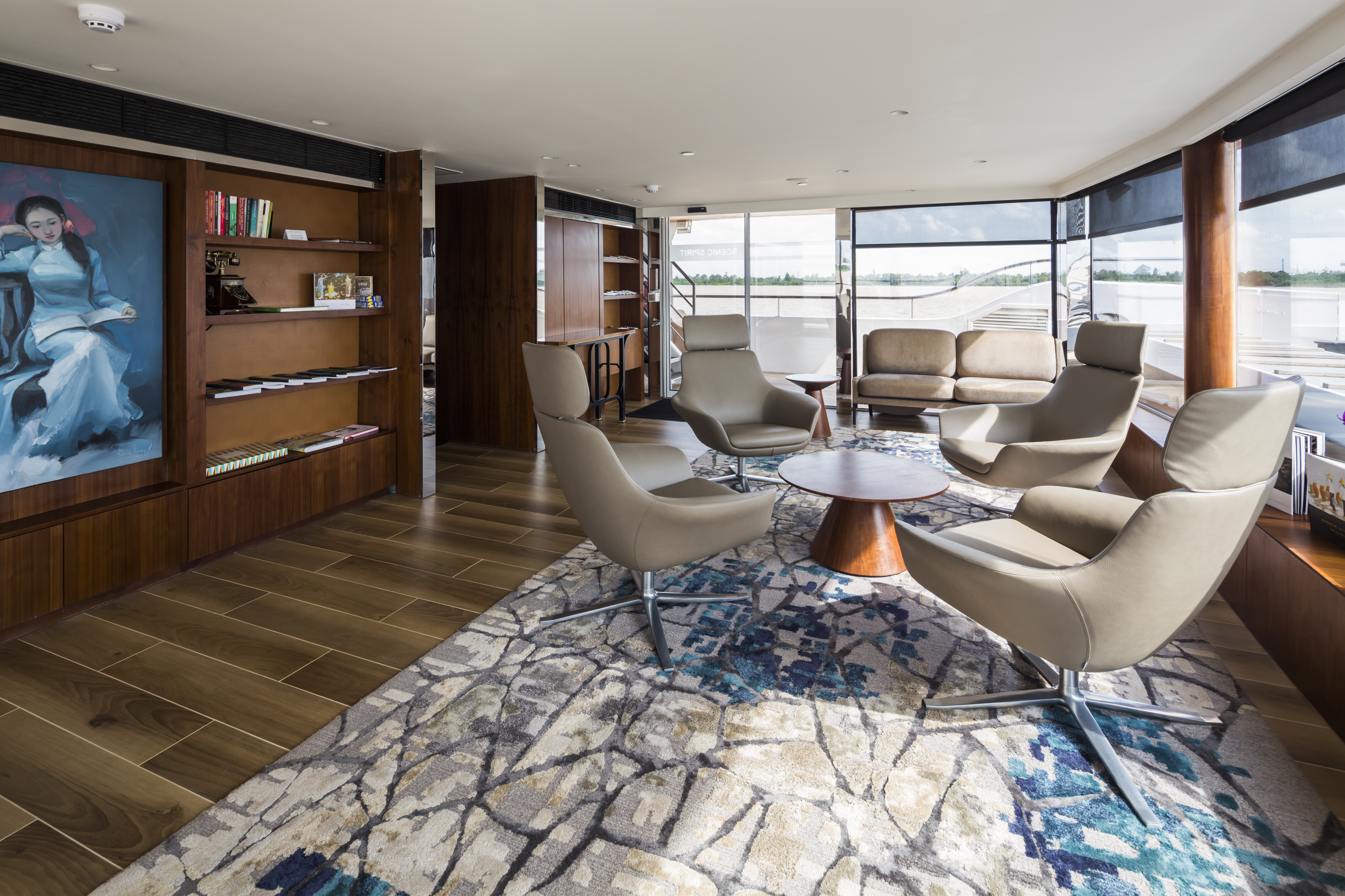 Aussichtslounge des Kreuzfahrtschiffes Scenic Spirit