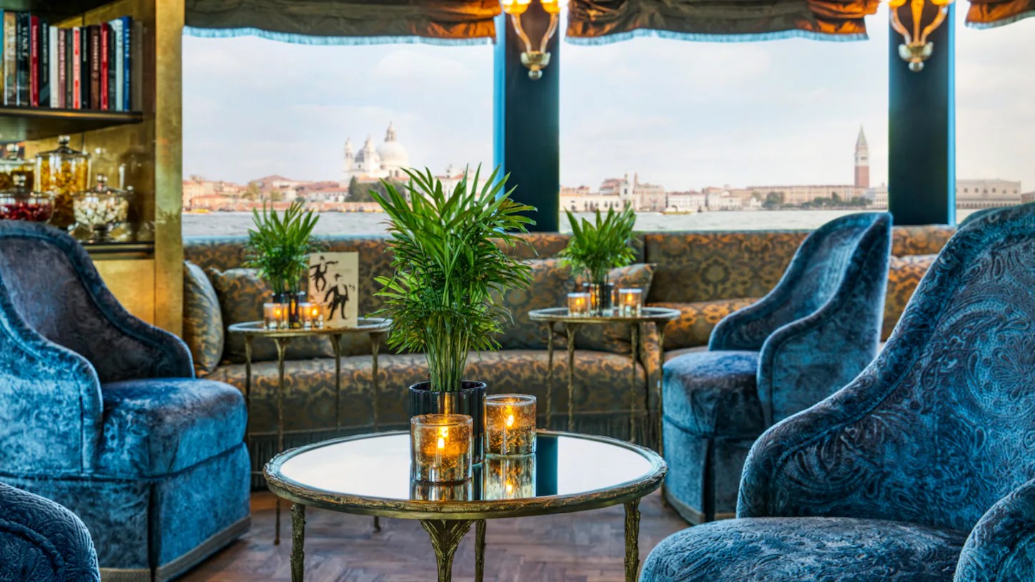 Lounge des Kreuzfahrtschiffes S.S. La Venezia Bar
