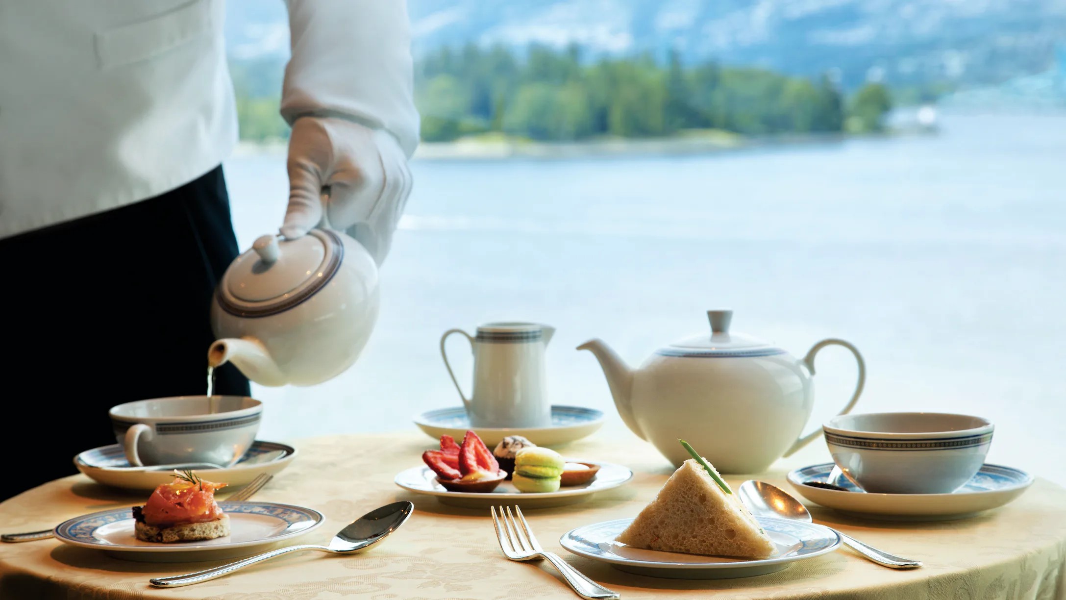 Kaffee und Kuchen auf dem Kreuzfahrtschiff Sirena