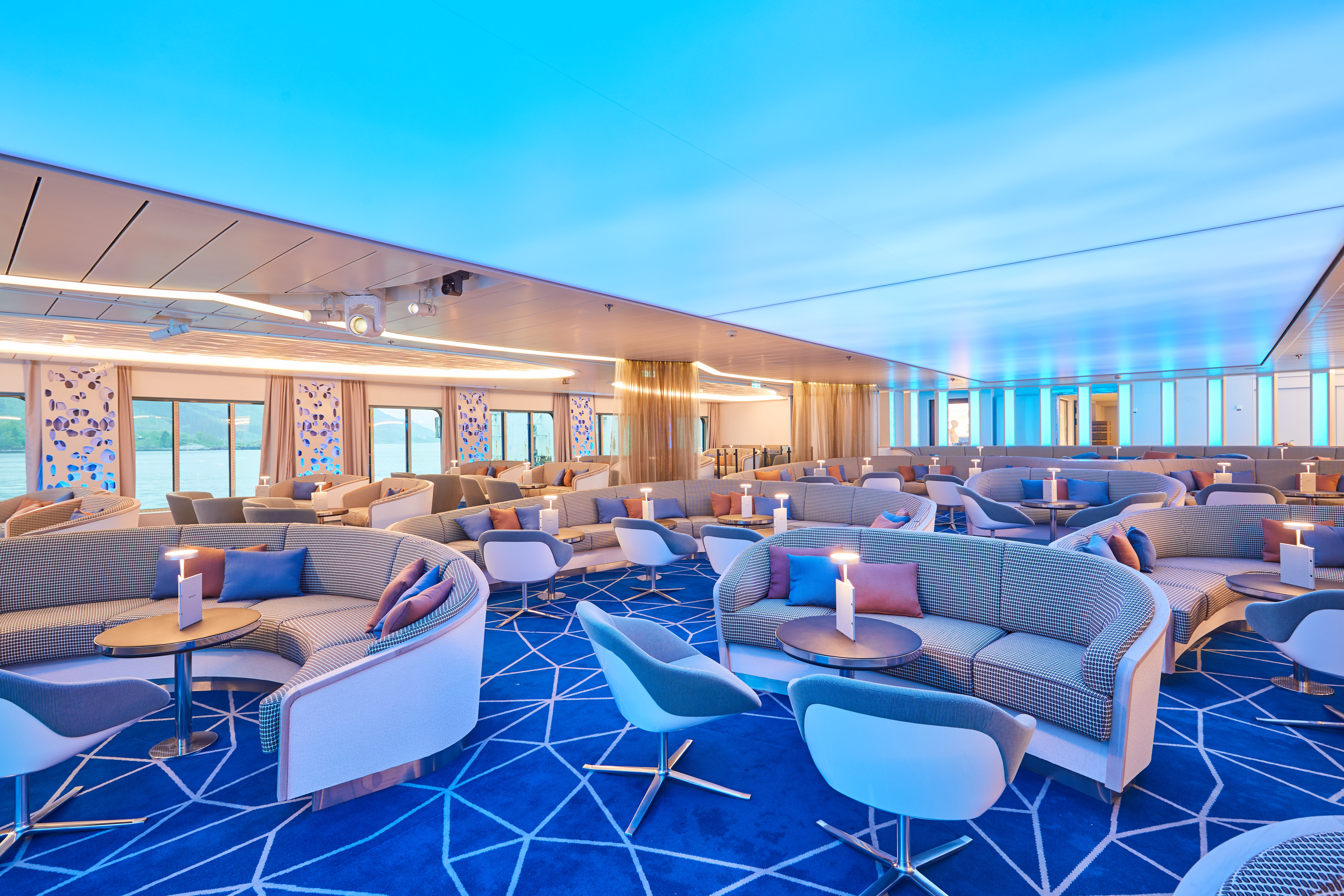 Lounge des Kreuzfahrtschiffes Hanseatic nature
